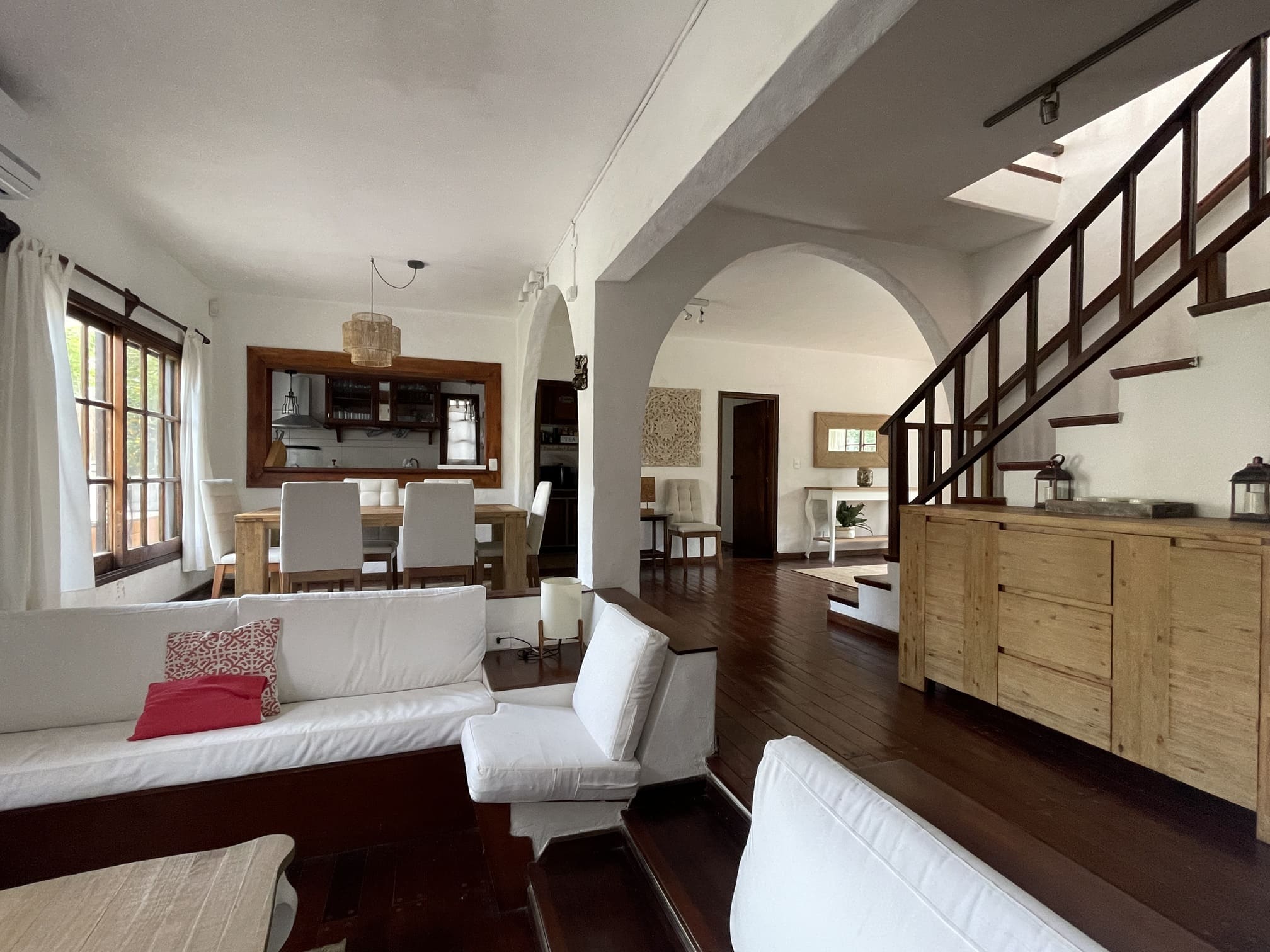 Espectacular casa en Playa Mansa Punta Del Este, 6 dormitorios, amplio jardín
