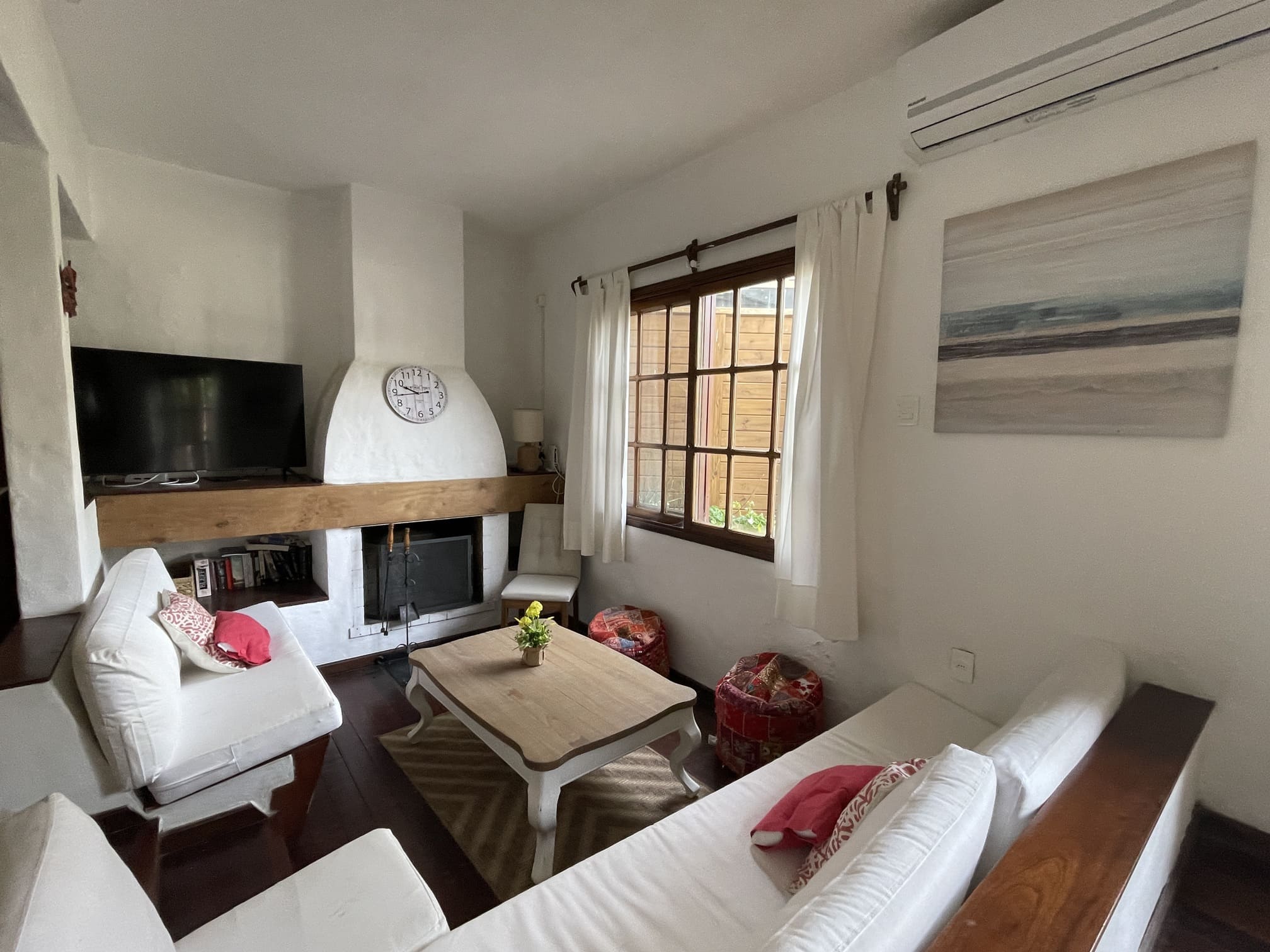 Espectacular casa en Playa Mansa Punta Del Este, 6 dormitorios, amplio jardín
