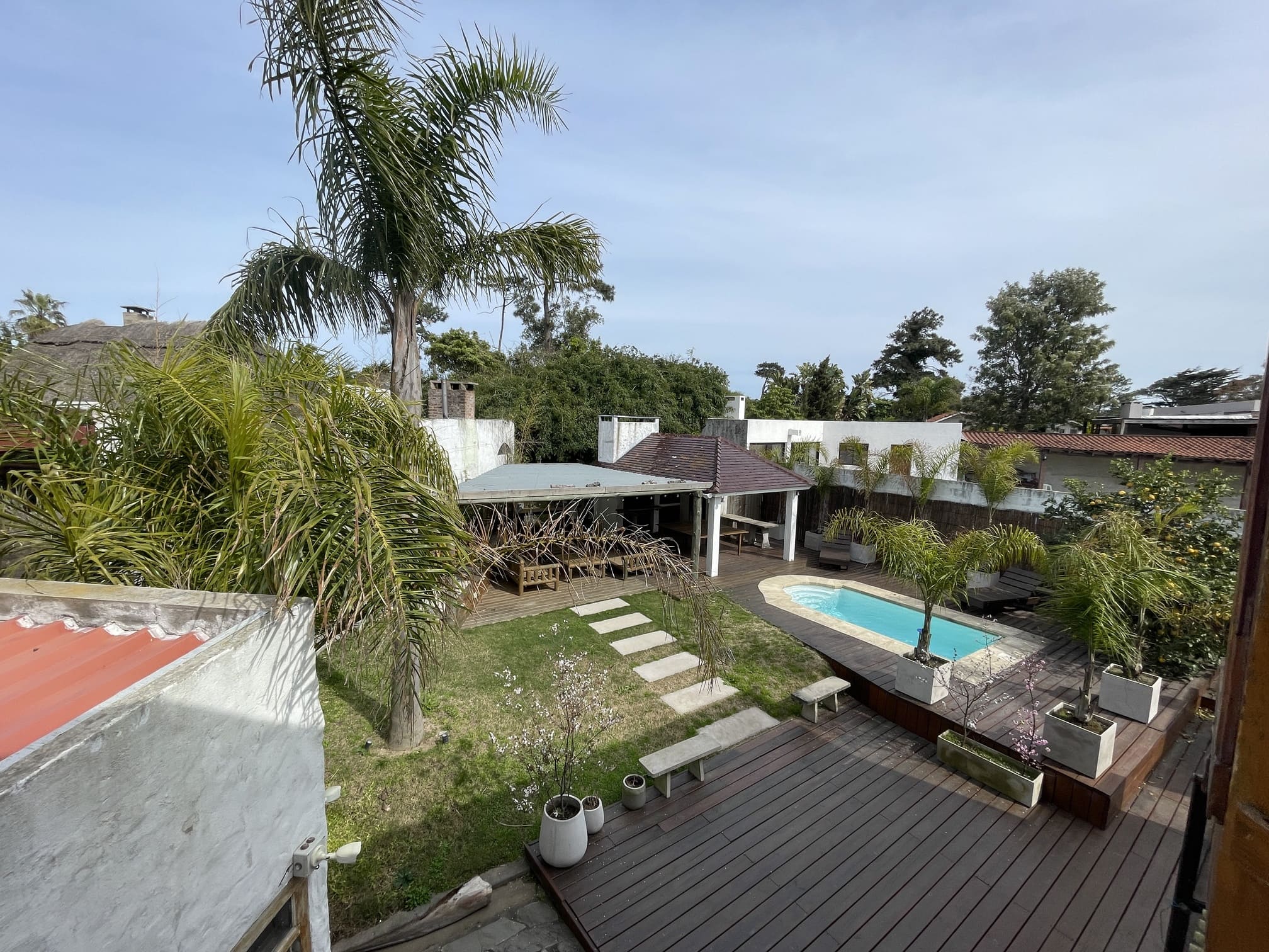 Espectacular casa en Playa Mansa Punta Del Este, 6 dormitorios, amplio jardín