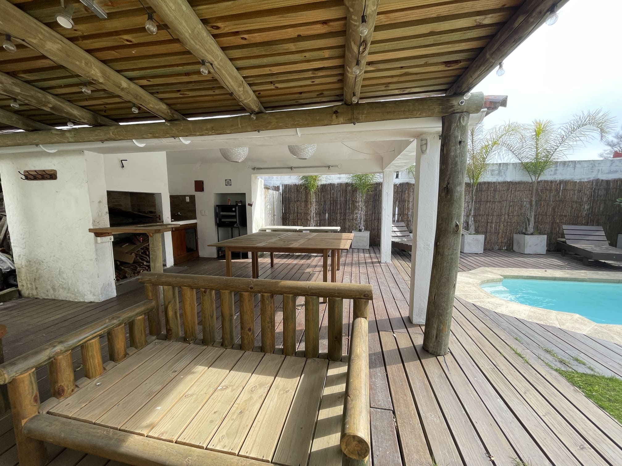 Espectacular casa en Playa Mansa Punta Del Este, 6 dormitorios, amplio jardín