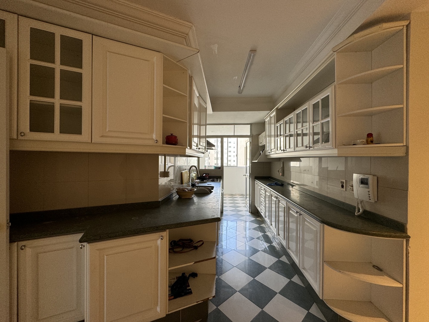 EXCLUSIVO apartamento con vista panorámica en la Rambla de Pocitos.