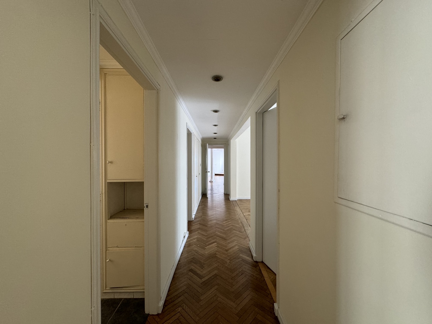 EXCLUSIVO apartamento con vista panorámica en la Rambla de Pocitos.