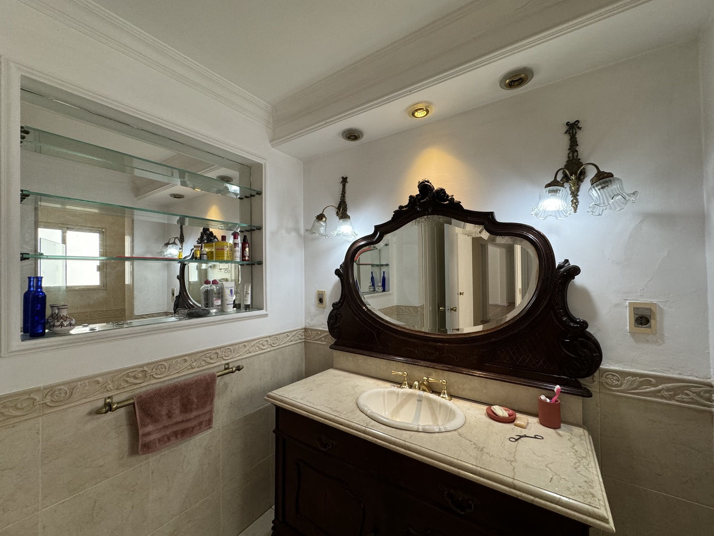 EXCLUSIVO apartamento con vista panorámica en la Rambla de Pocitos.