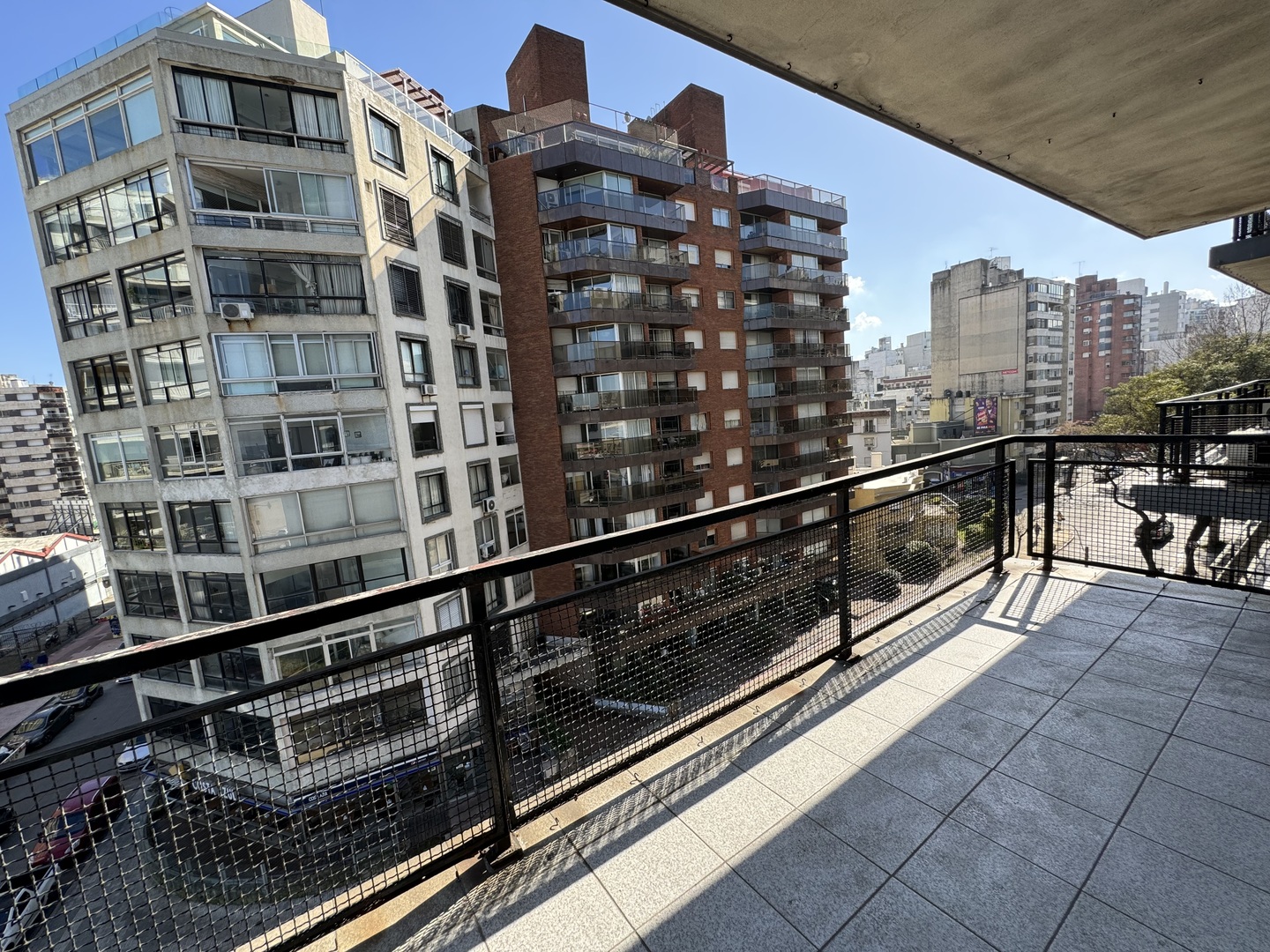 EXCLUSIVO apartamento con vista panorámica en la Rambla de Pocitos.