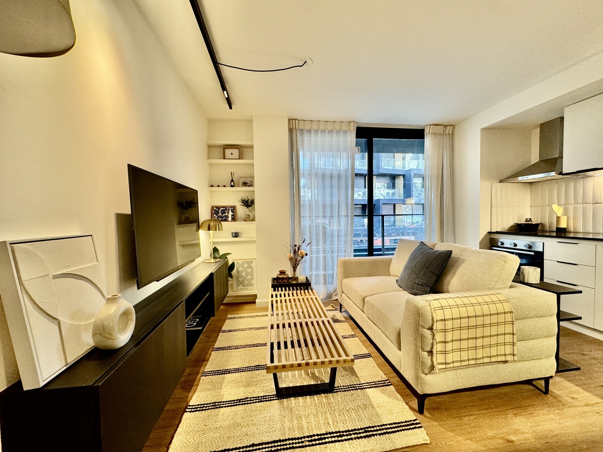 Masmio Plaza, Showroom, living3 MASMIO PLAZA, 1 dormitorio