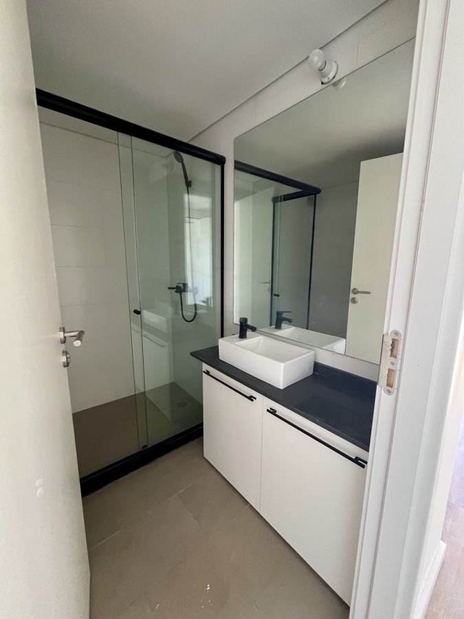 Penthouse a estrenar, baño