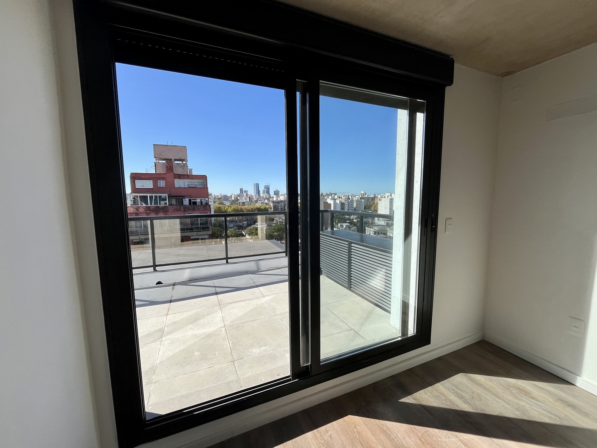 Penthouse a estrenar, ventanal