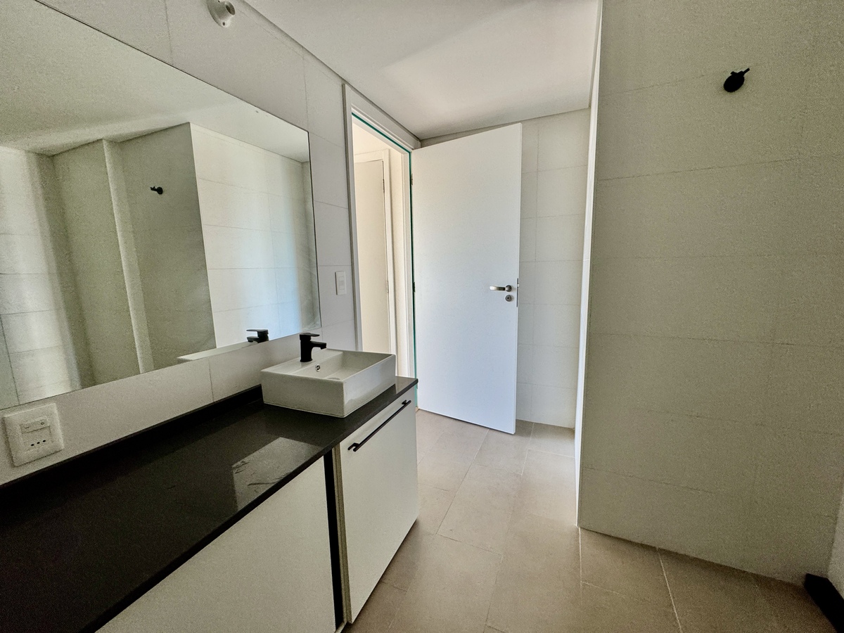 Alquiler Pocitos a estrenar, baño3 Increíble apartamento con gran metraje en Pocitos, a estrenar.
