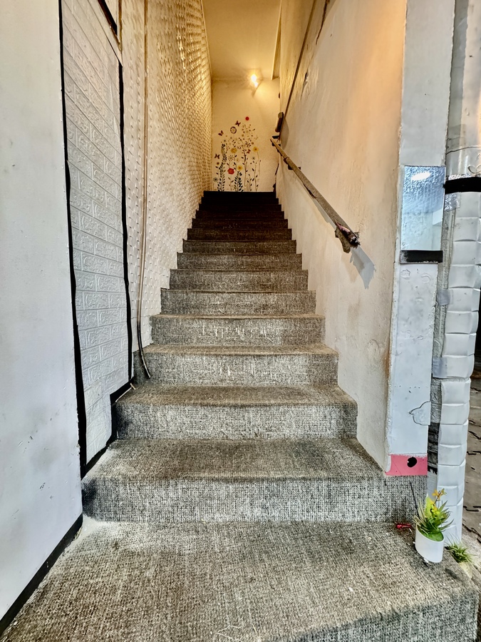 Local Comercial, escalera