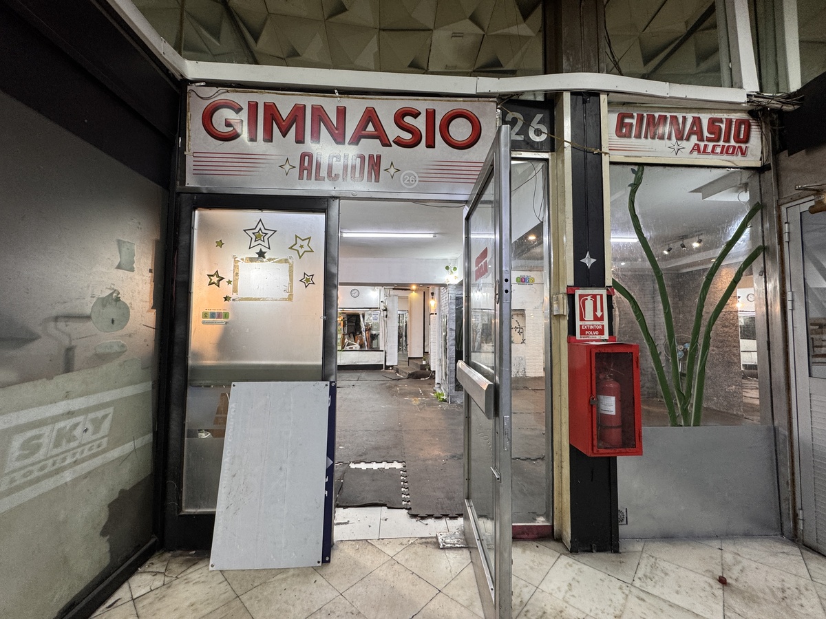 Local Comercial, ingreso