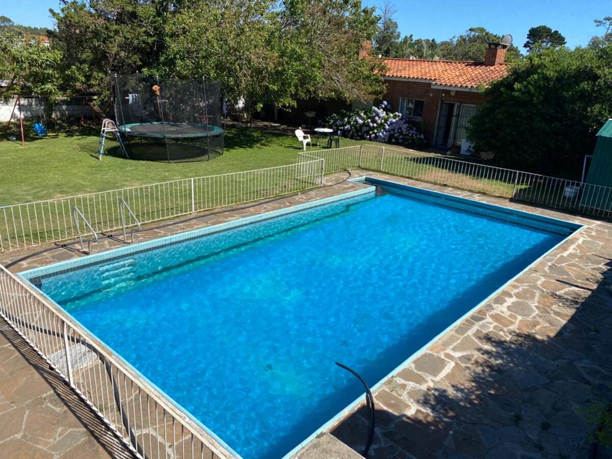 Playa Mansa, piscina