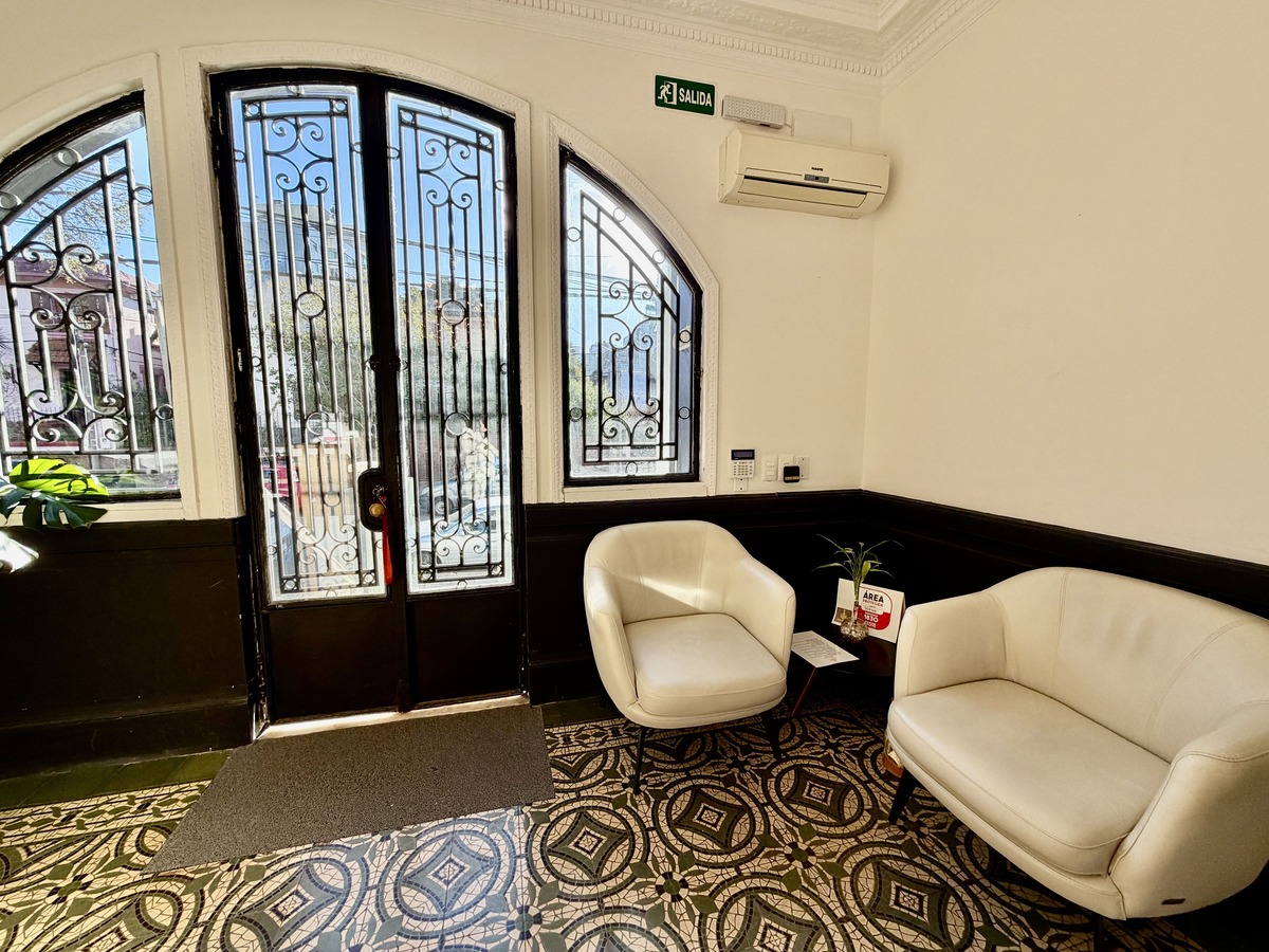 Casa estilo victoriano en venta – 6 ambientes, 3 baños y 190 m² totales