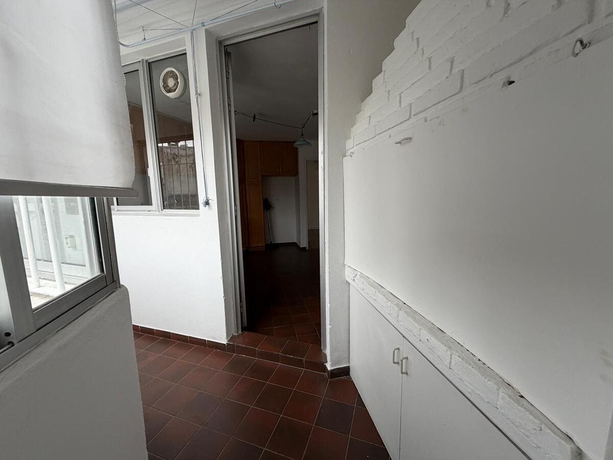 Pocitos Nuevo, 3 dormitorios, interior3 Apartamento en venta en Pocitos Nuevo frente a Montevideo Shopping con garage para 2 autos
