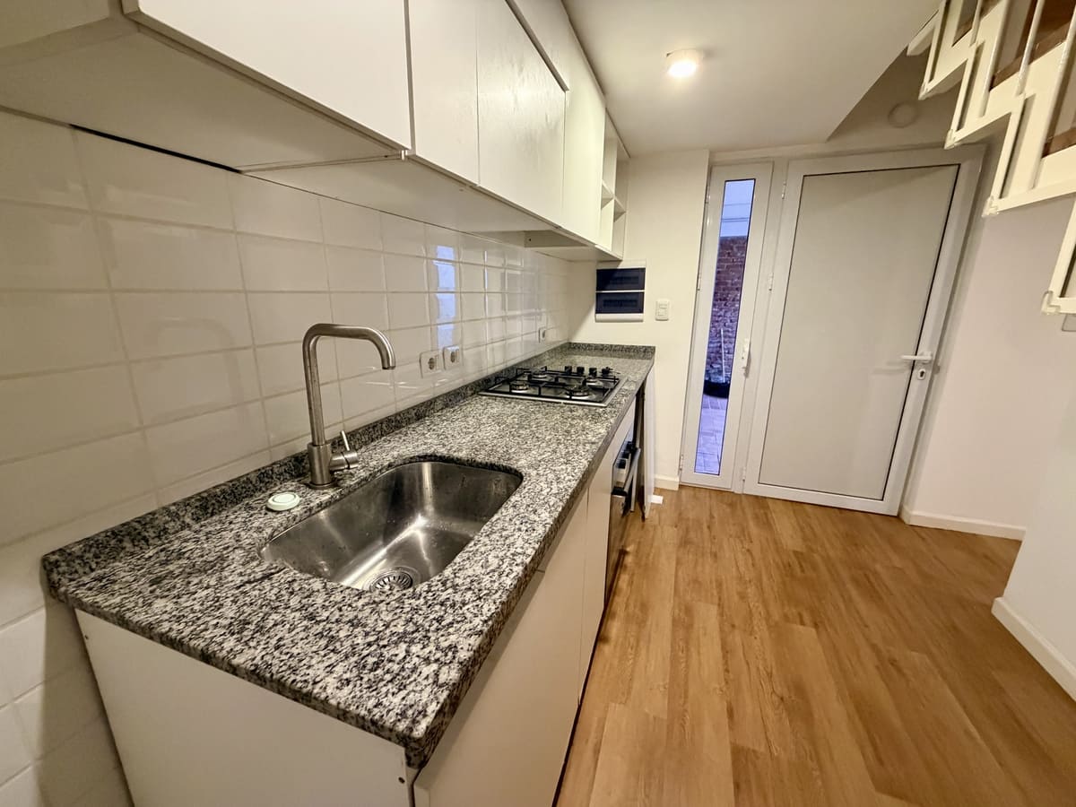 Casa, Parque Rodó, cocina6 Casa PH Nueva en Venta en Parque Rodó | Dúplex de 2 Dormitorios con Gran Terraza y Parrillero