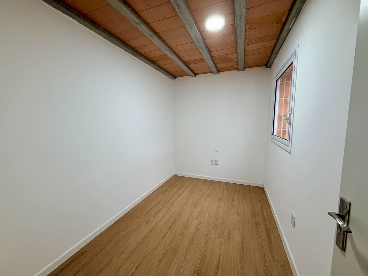 Casa, Parque Rodó, interior3 Casa PH Nueva en Venta en Parque Rodó | Dúplex de 2 Dormitorios con Gran Terraza y Parrillero