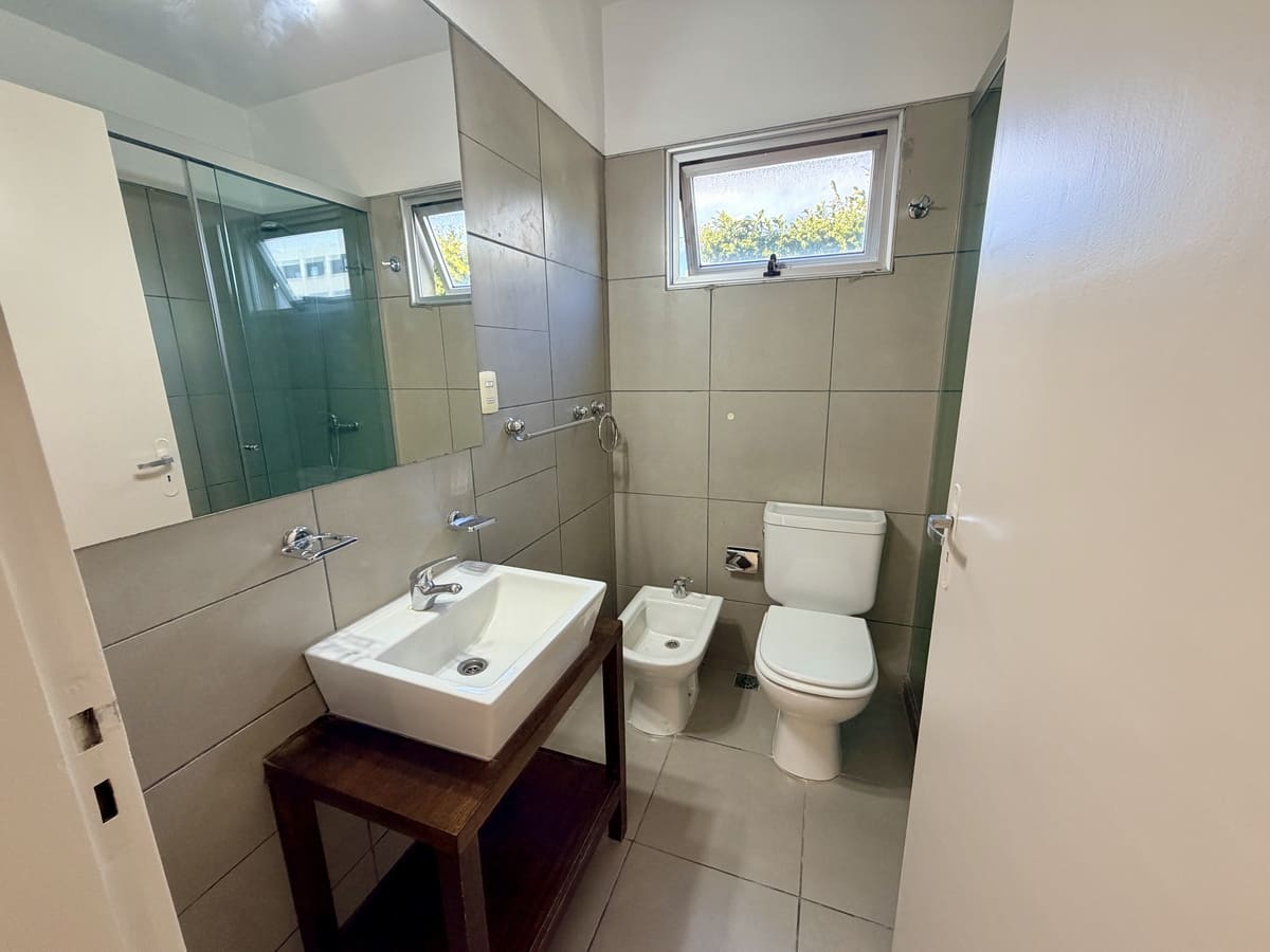 Apartamento Parque Batlle, 2 dormitorios, baño Apartamento Parque Batlle, 2 dormitorios, baño