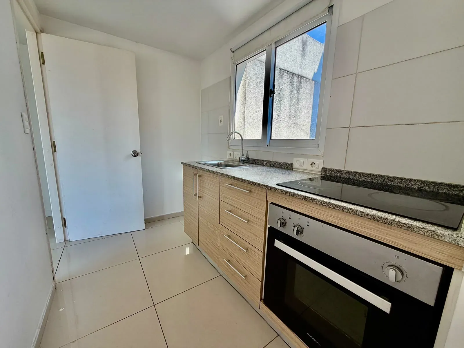 Apartamento en La Blanqueada (13) Venta con Renta Apartamento en La Blanqueada: 3 dormitorios y garaje