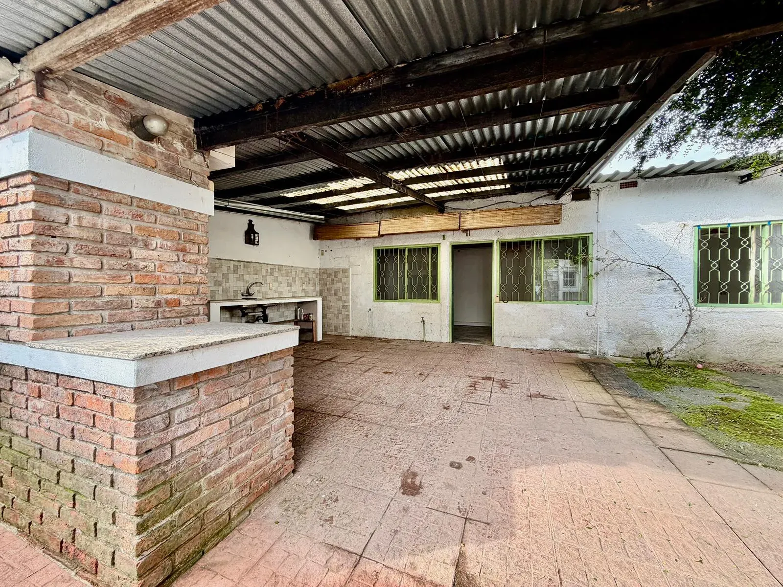 Casa en Alquiler en La Blanqueada, 3 Dormitorios con Apartamento Independiente