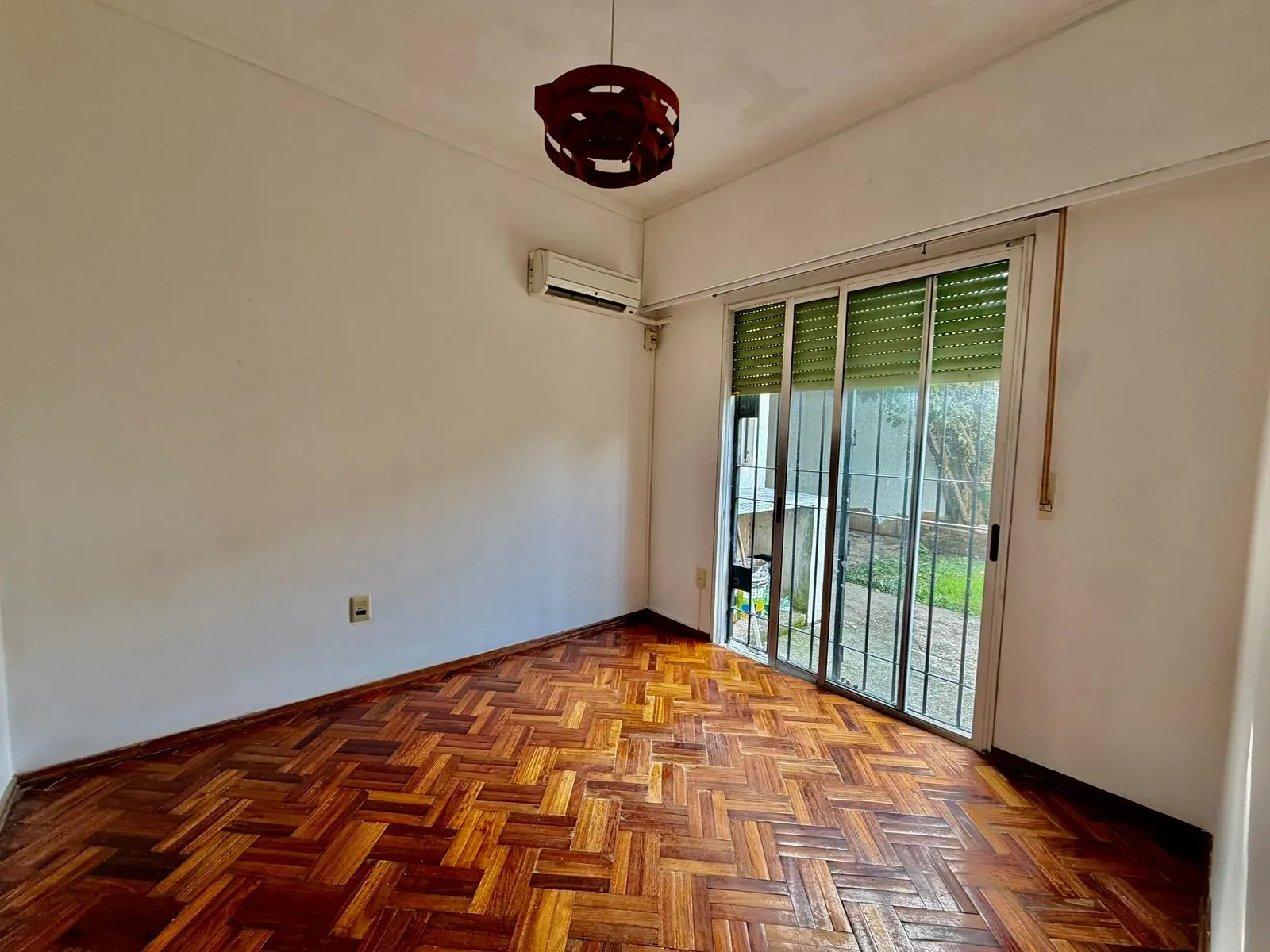 Casa en Alquiler en La Blanqueada, 3 Dormitorios con Apartamento Independiente
