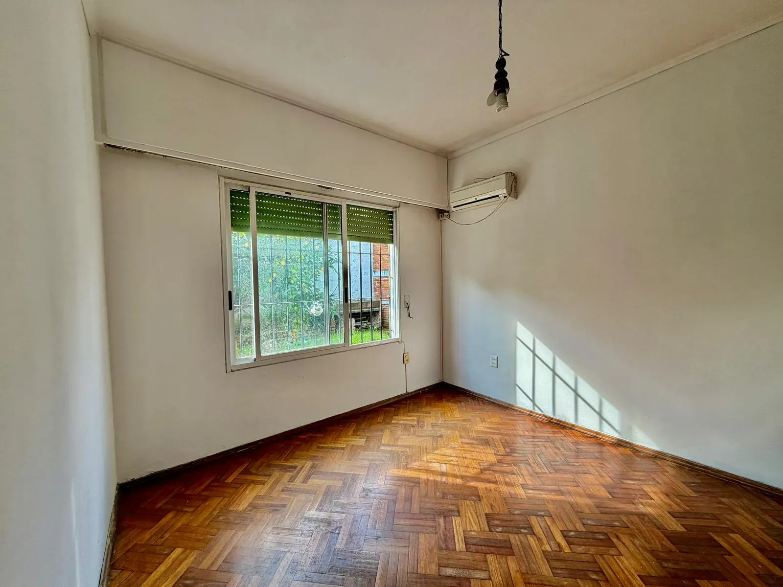 Casa en Alquiler en La Blanqueada, 3 Dormitorios con Apartamento Independiente