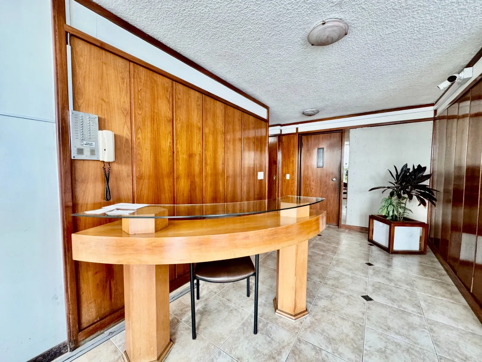 Venta de Apartamento en Pocitos Nuevo: 3 Dormitorios y Balcón