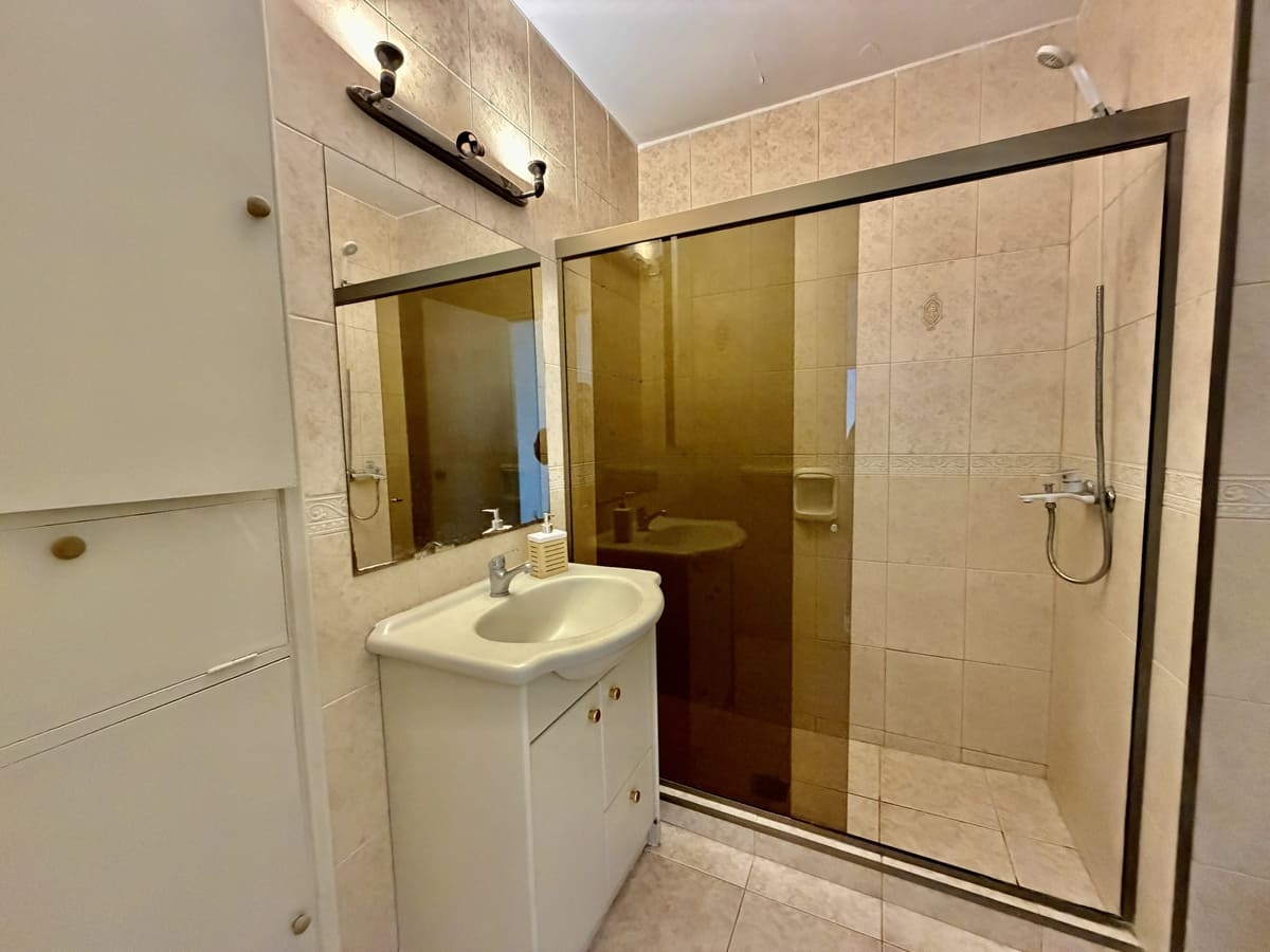 Venta, Pocitos, 3 dormitorios, baño