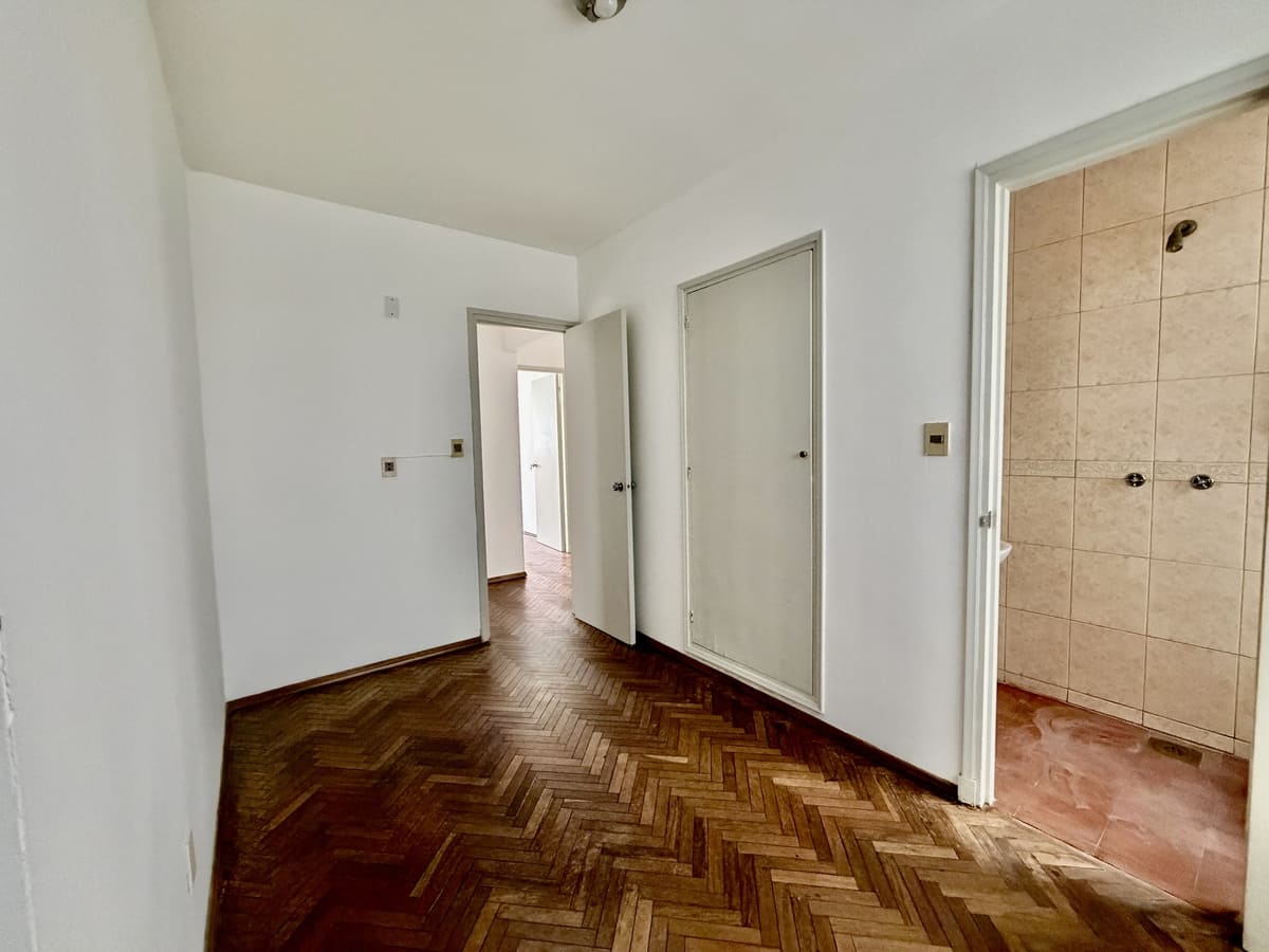 Venta, Pocitos, 3 dormitorios, interior