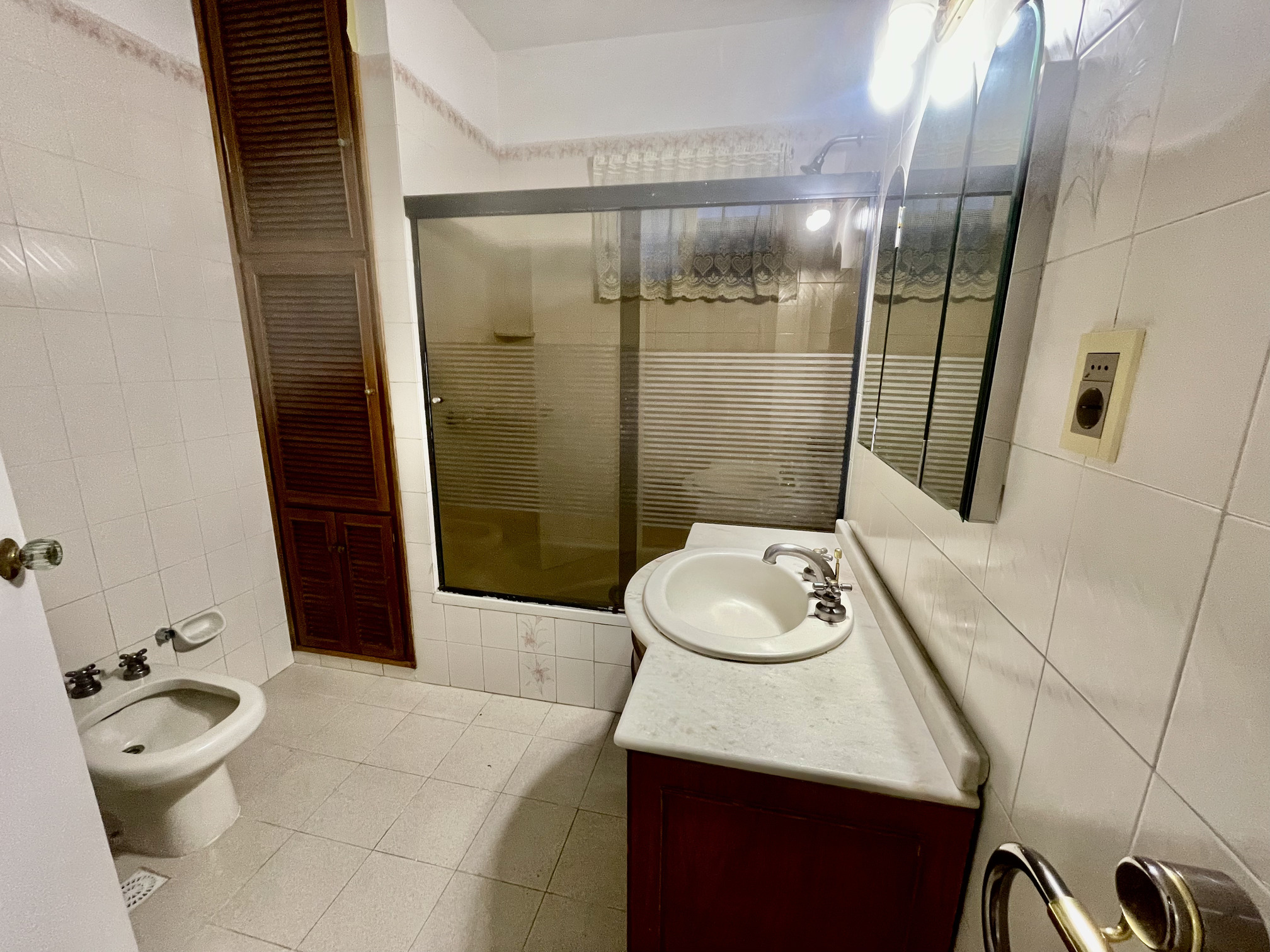 Casa de 3 Dormitorios en Carrasco Norte | Piscina, Jardín y Parrillero