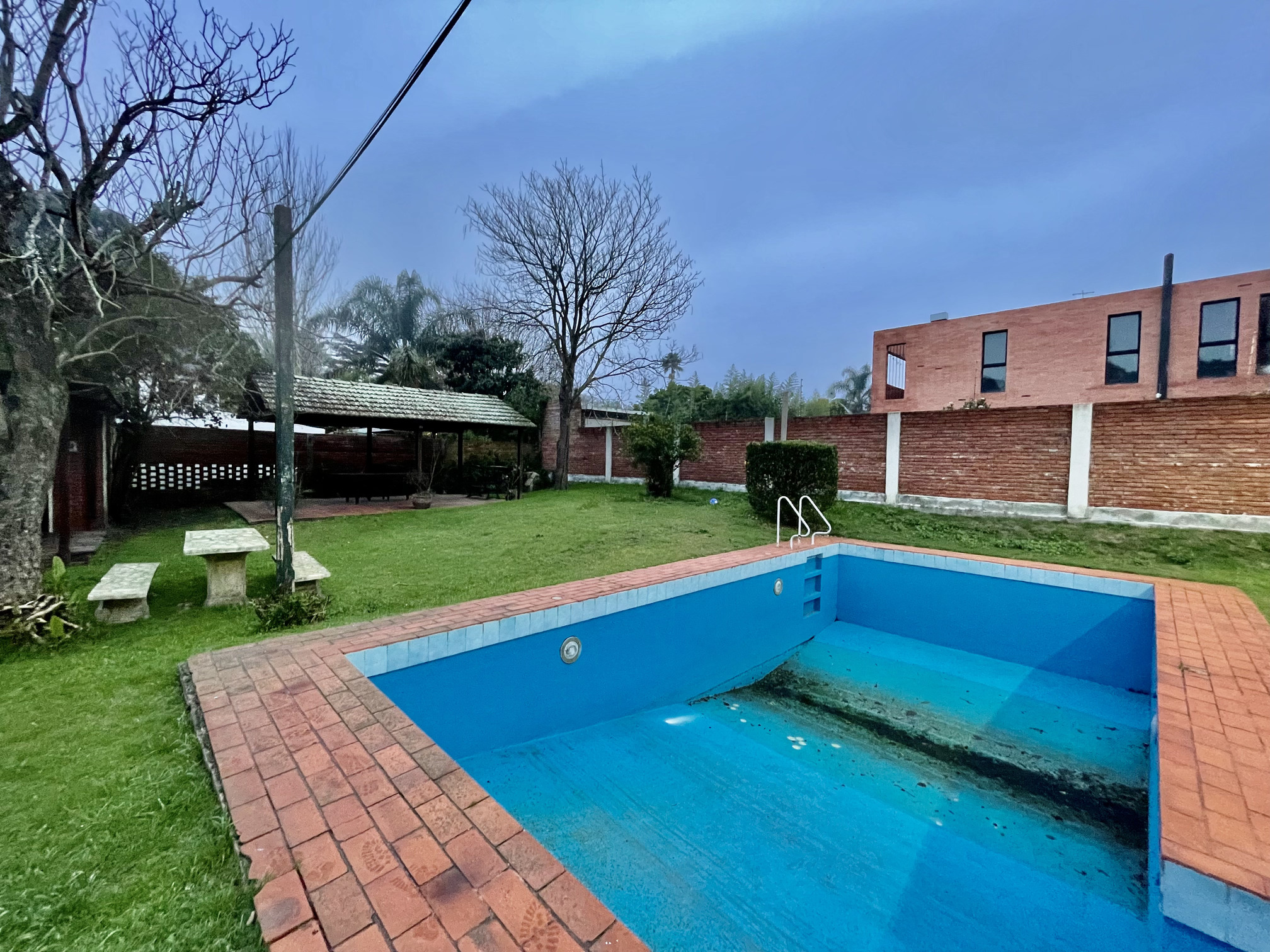Casa de 3 Dormitorios en Carrasco Norte | Piscina, Jardín y Parrillero