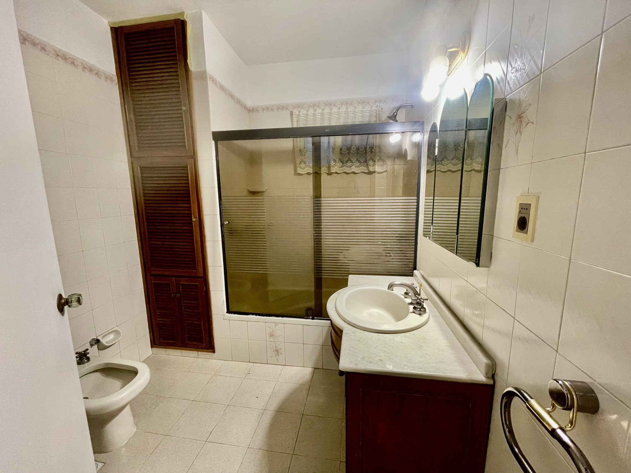 Casa de 3 Dormitorios en Carrasco Norte | Piscina, Jardín y Parrillero