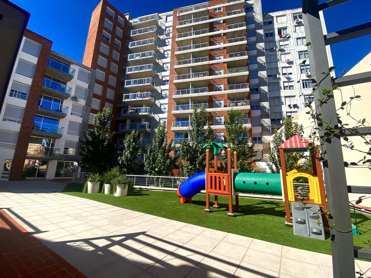 Gala Pop, Exterior4 Gala Pop, Exterior4