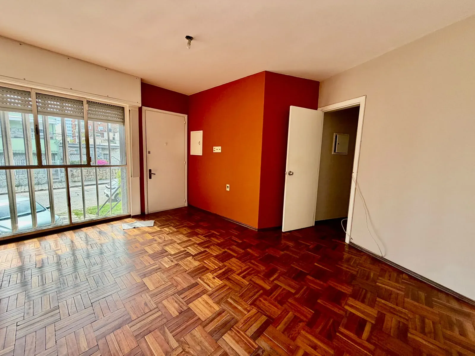 Casa PH en venta en Parque Batlle | 2 dormitorios, jardín y garaje