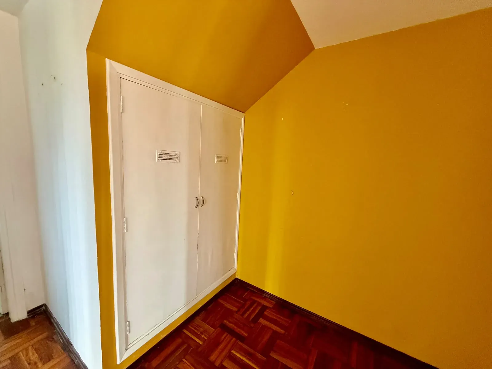 Casa PH en venta en Parque Batlle | 2 dormitorios, jardín y garaje
