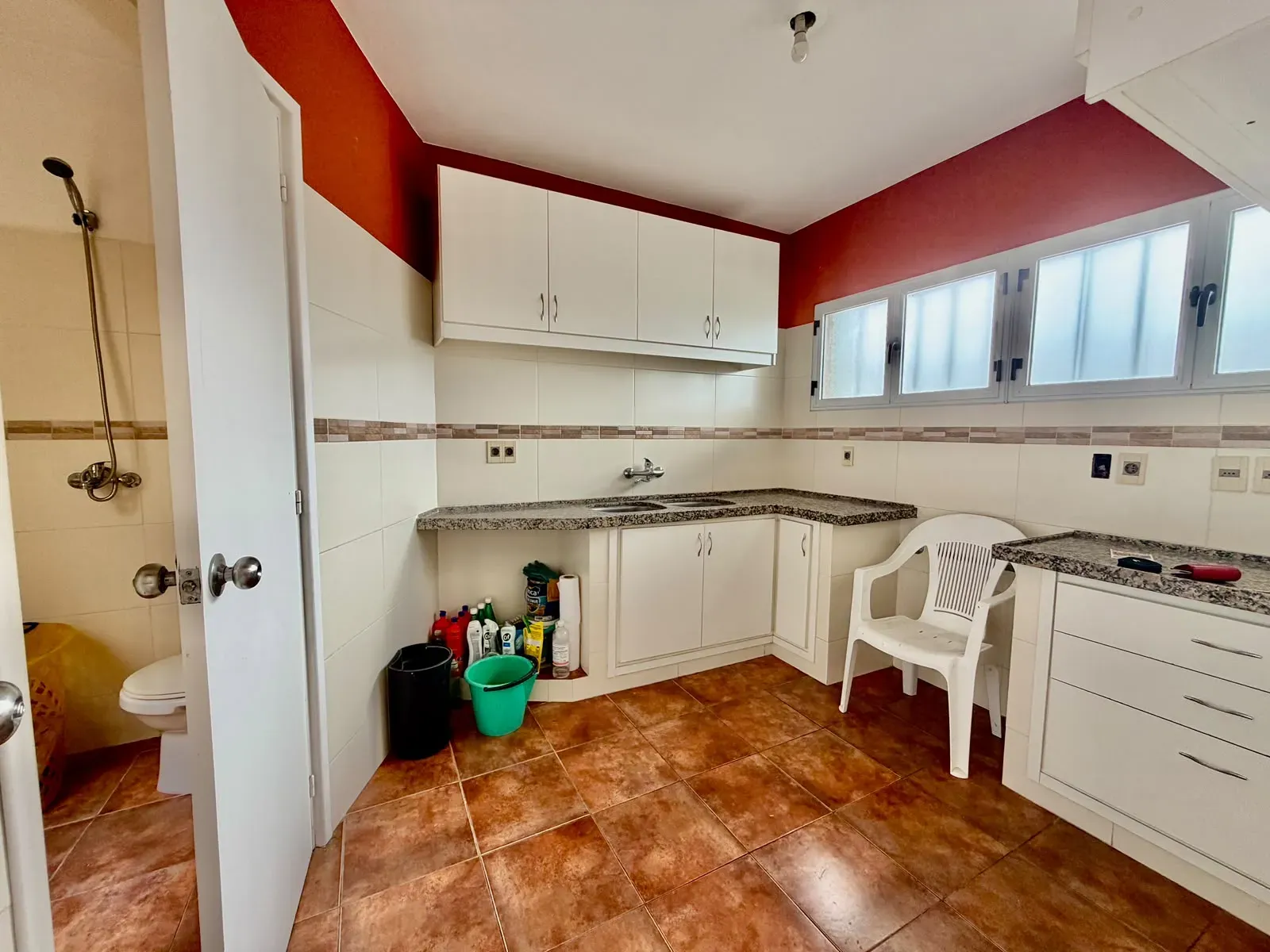 Casa PH en venta en Parque Batlle | 2 dormitorios, jardín y garaje