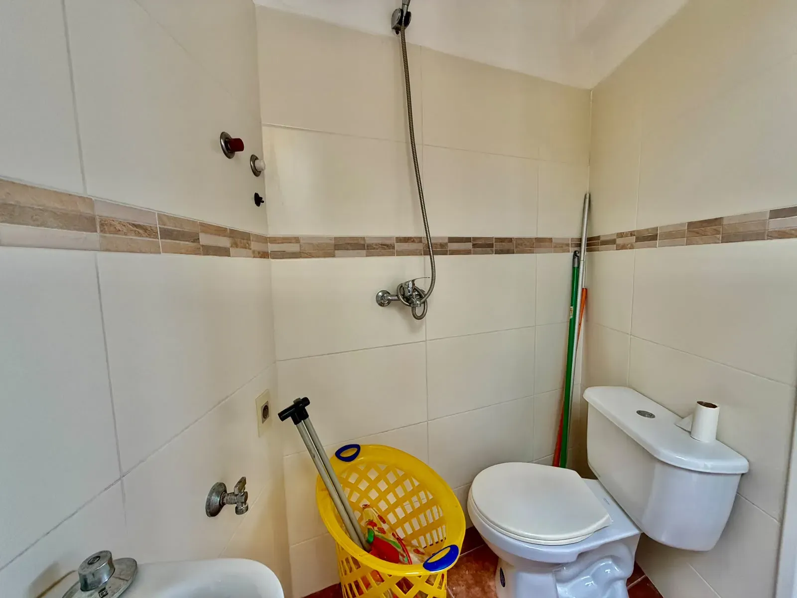 Casa PH en venta en Parque Batlle | 2 dormitorios, jardín y garaje