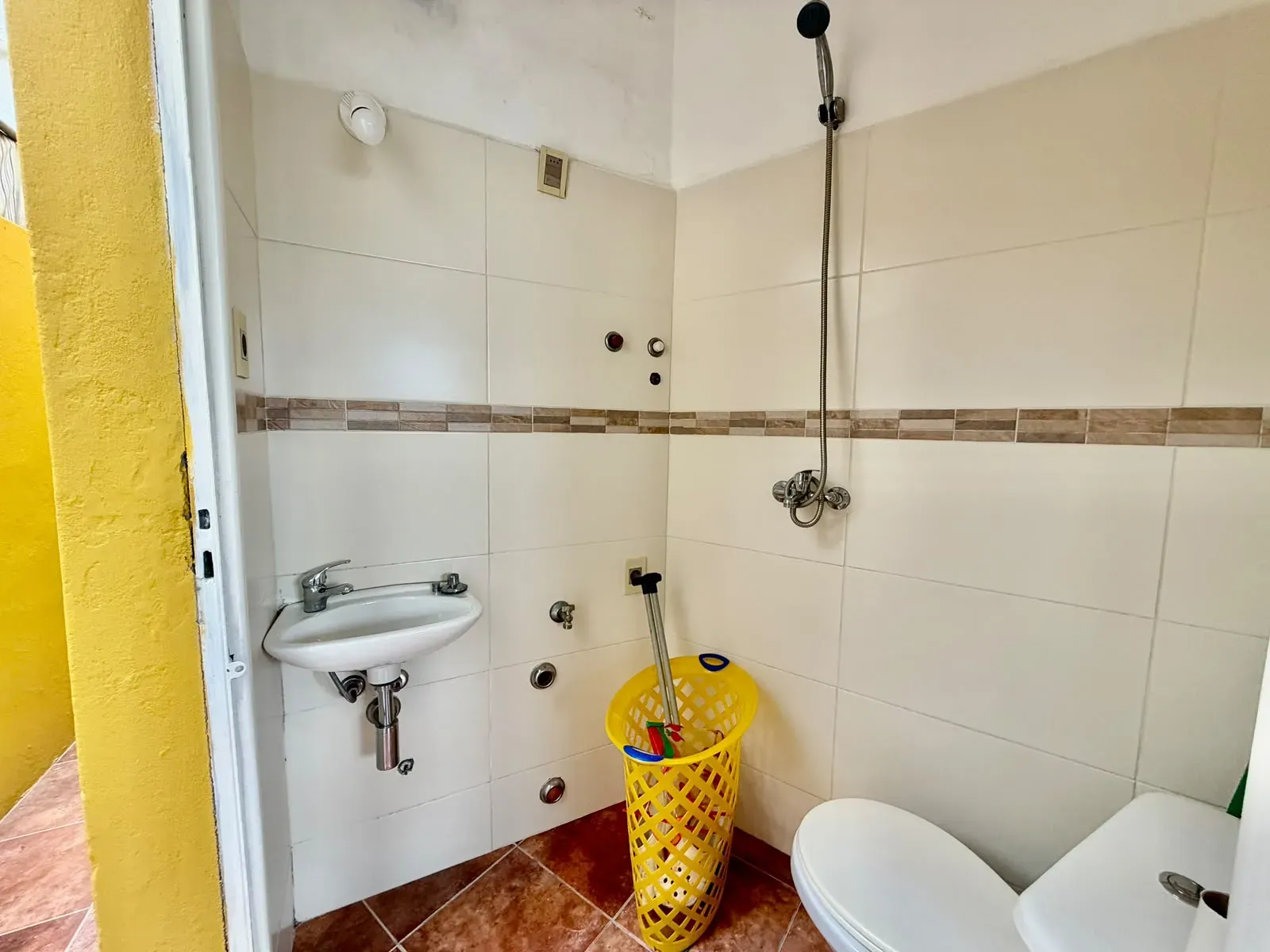Casa PH en venta en Parque Batlle | 2 dormitorios, jardín y garaje