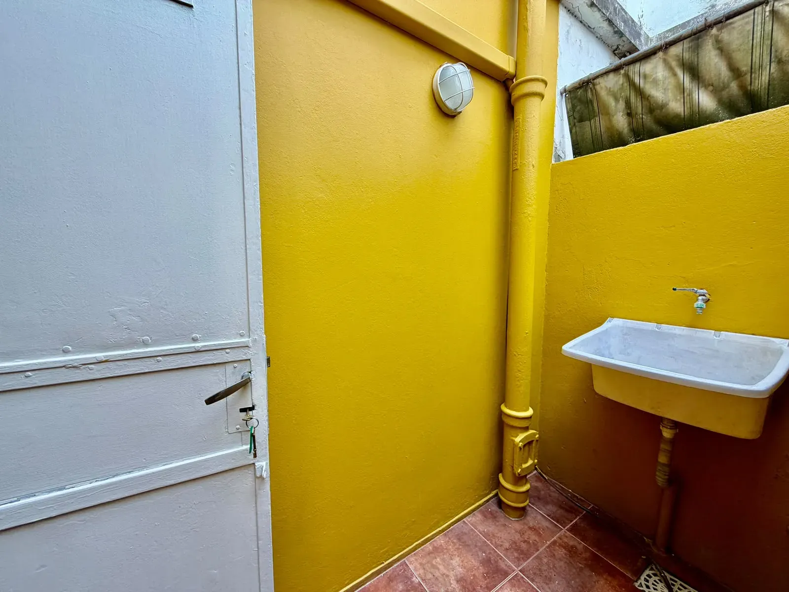 Casa PH en venta en Parque Batlle | 2 dormitorios, jardín y garaje