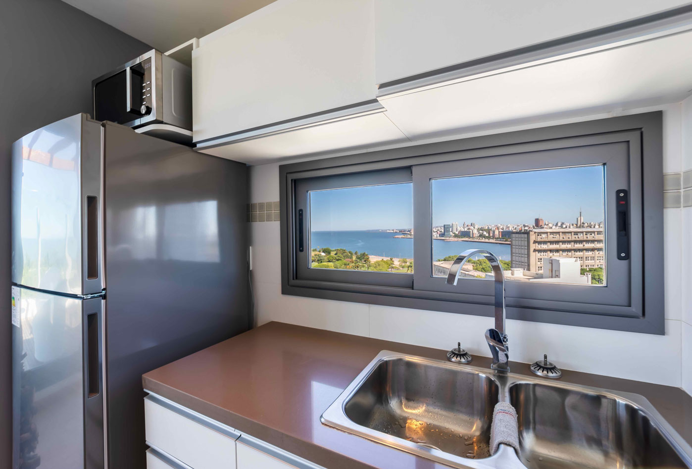Golf-13 Alquiler de apartamento frente al Golf en Punta Carretas | 2 dormitorios, amoblado con vistas al río