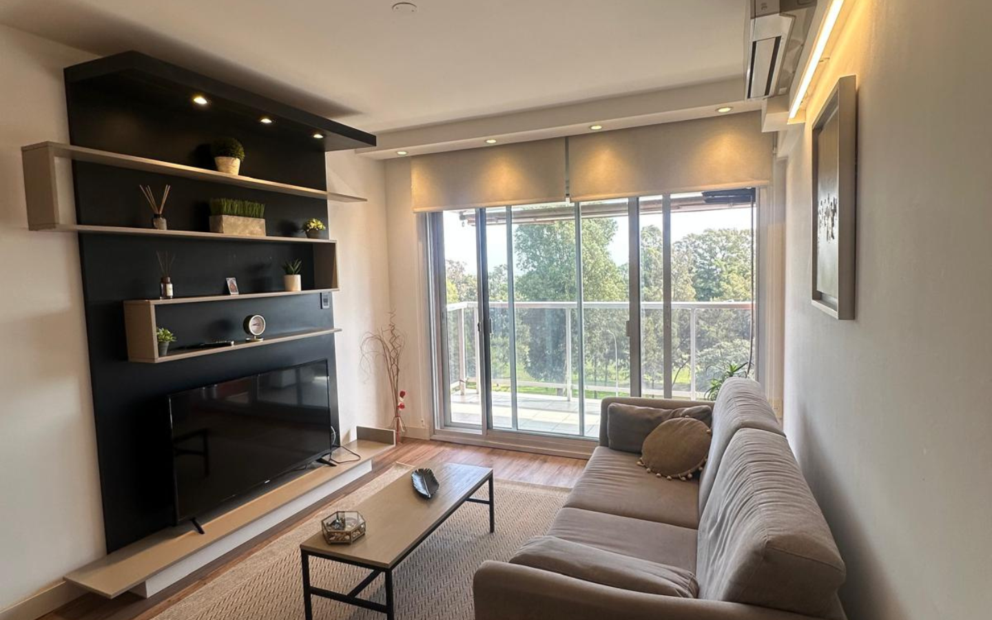 Venta | exclusivo apartamento amoblado de 2 dormitorios en Punta Carretas