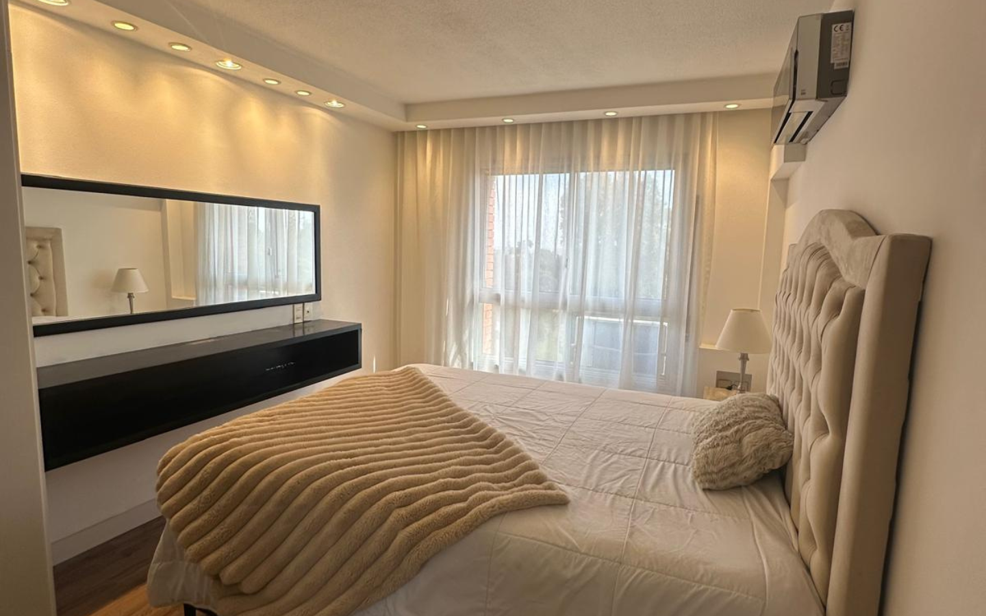 Venta | exclusivo apartamento amoblado de 2 dormitorios en Punta Carretas